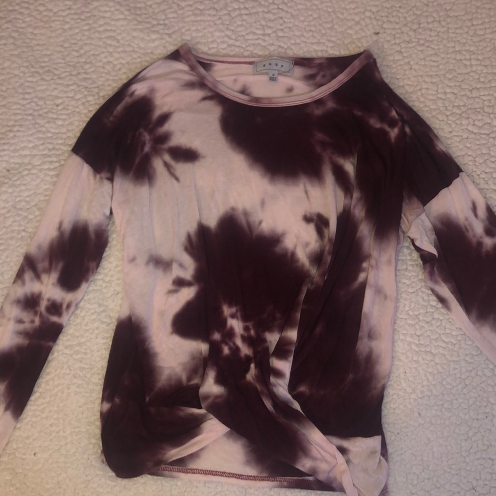 Soft and sexy long sleeve shirt.